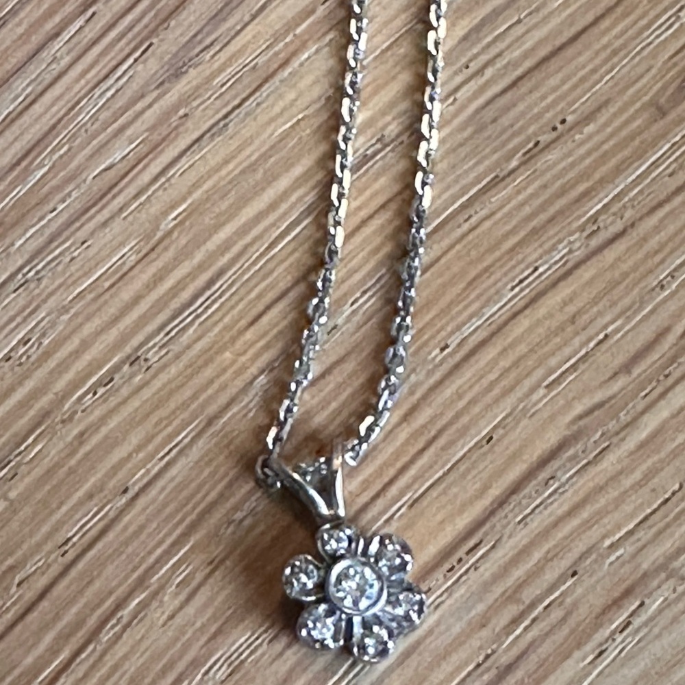 White gold and diamond necklace
